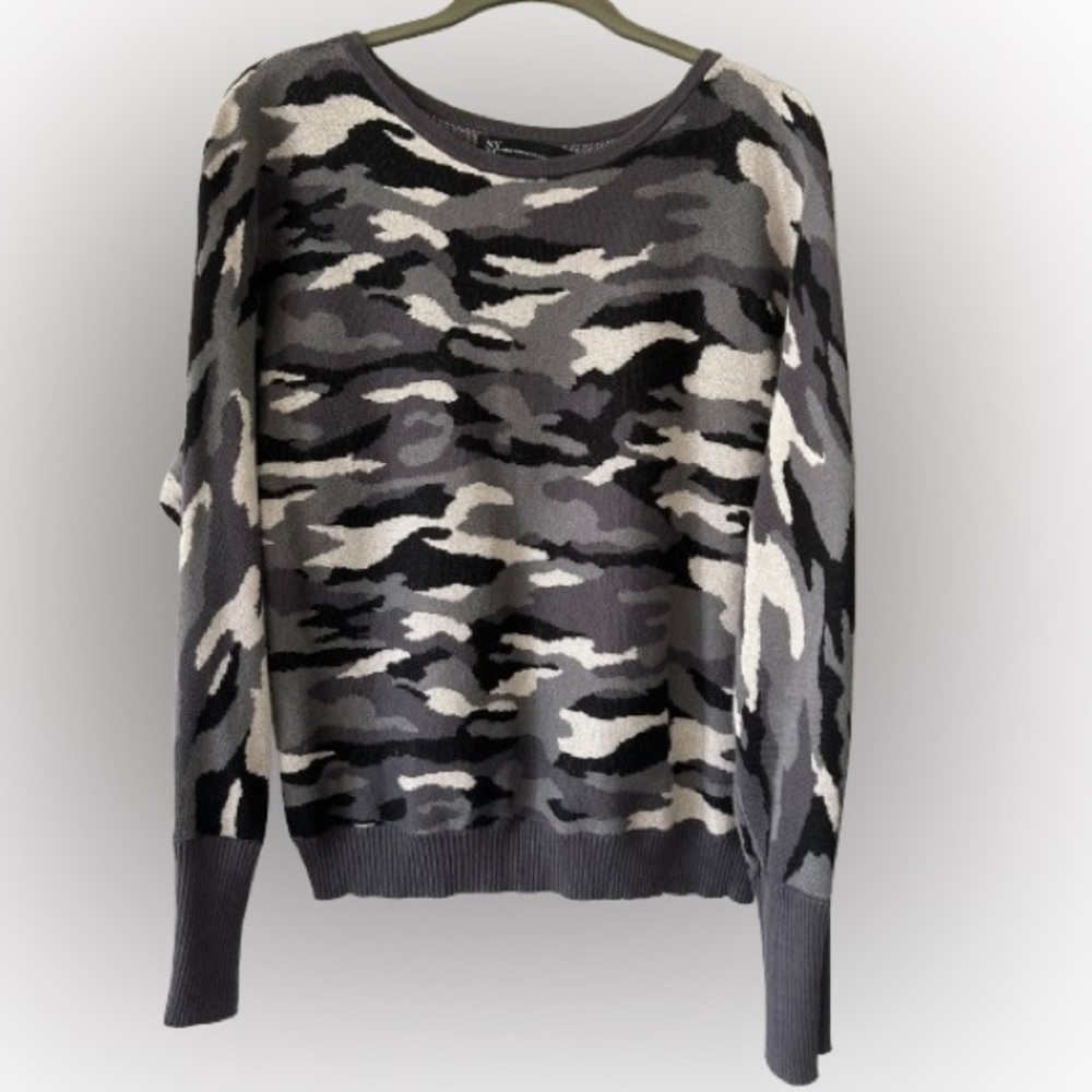 New York and Company Black Camo Sweater